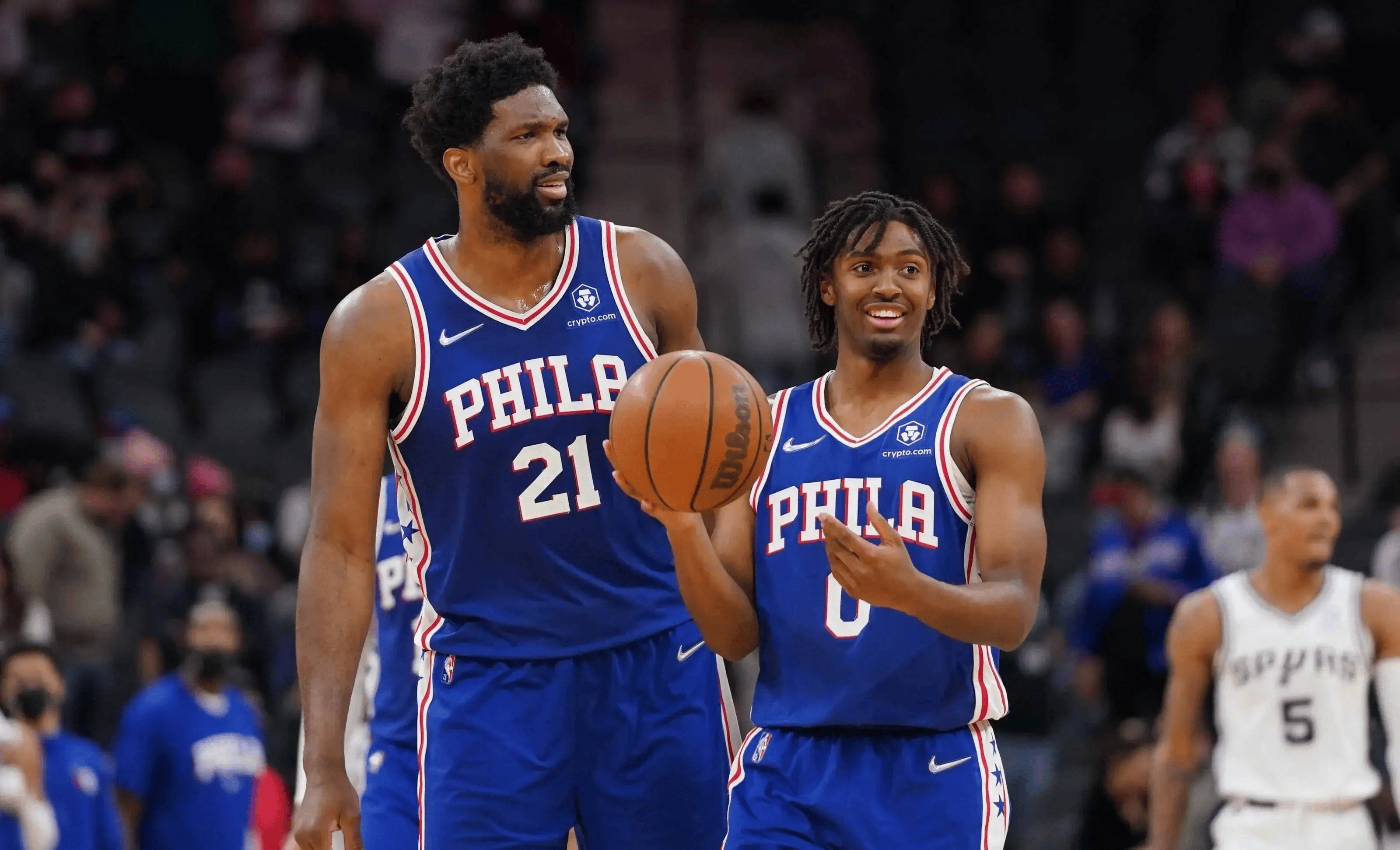 开云体育官网-76人主场击败黄蜂，恩比德28+12的简单介绍