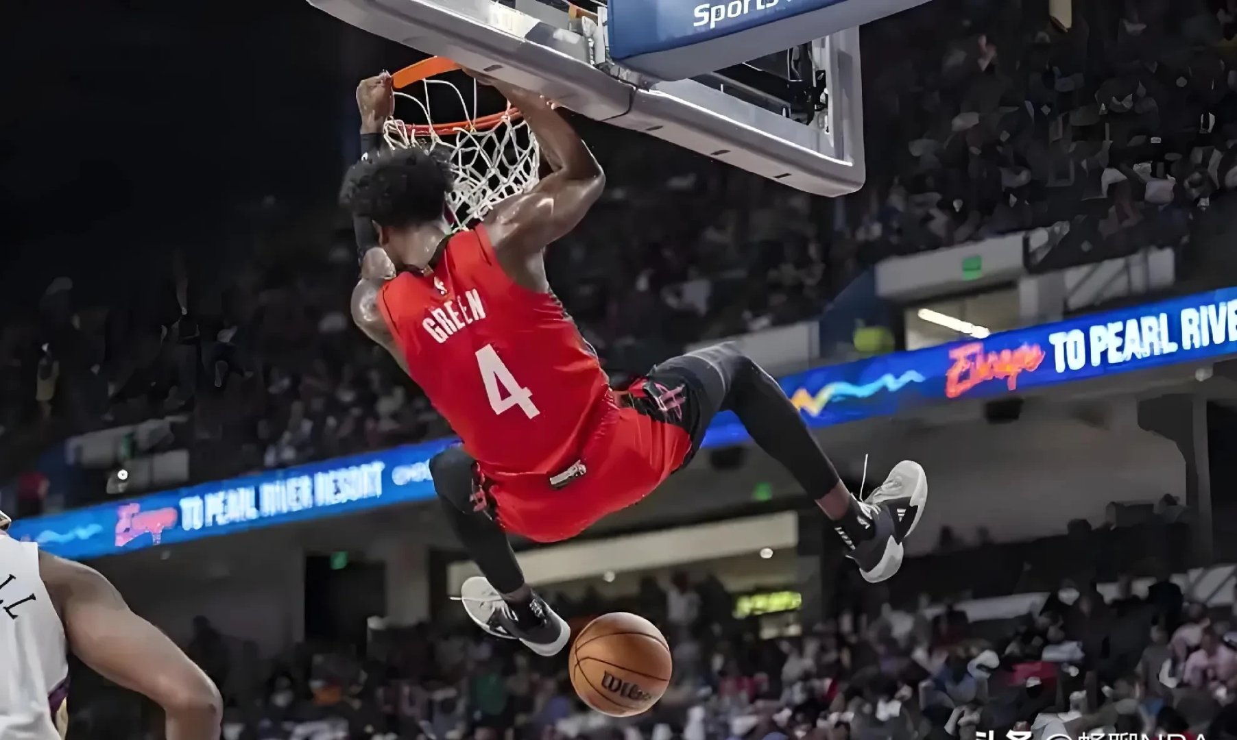 开云下载-火箭惨败于猛龙，全队三分球失准