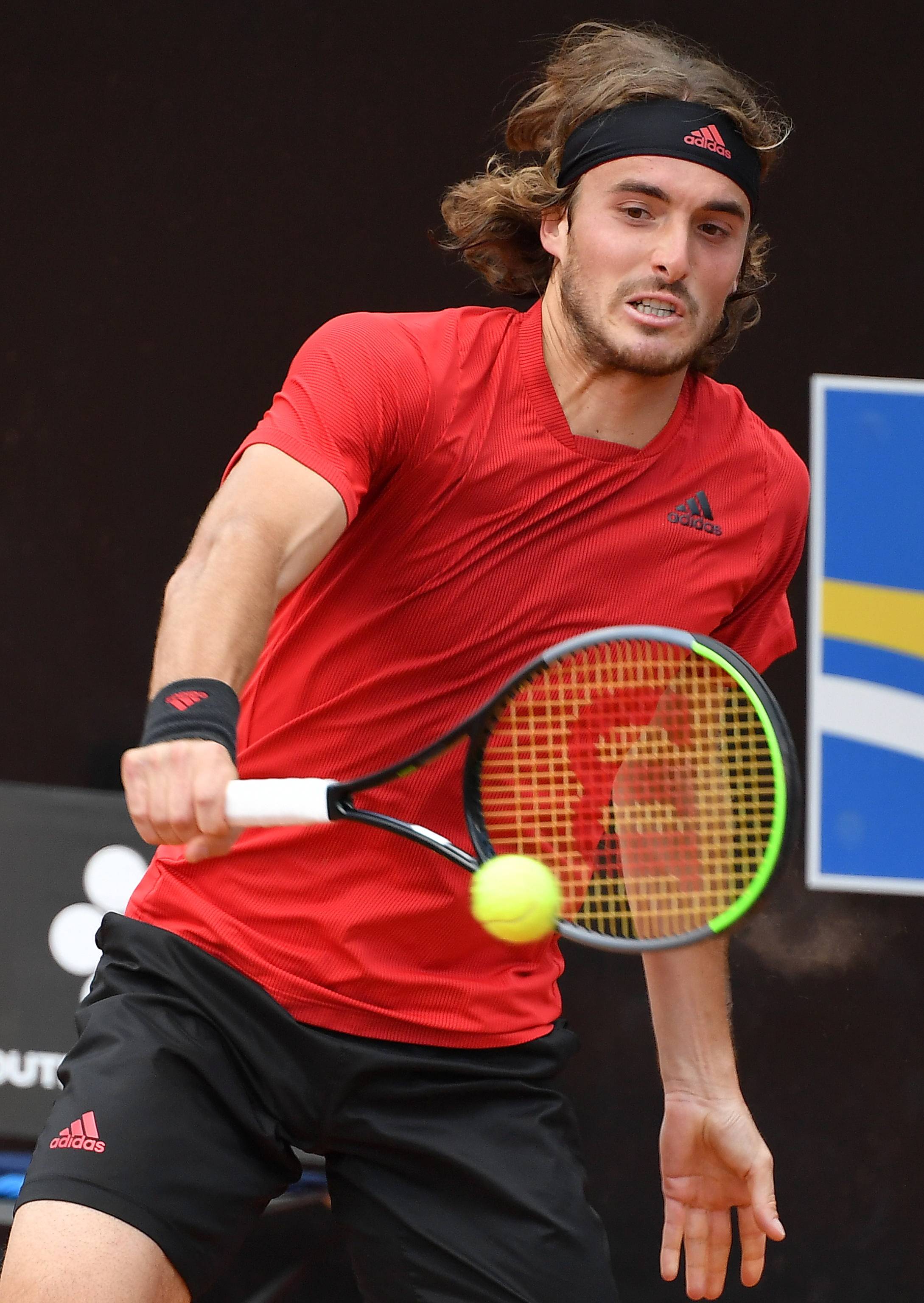 关于德国网球队碾压西班牙网球队,西西帕斯惊艳世界的信息 关于德国网球队碾压西班牙网球队,西西帕斯惊艳世界的信息