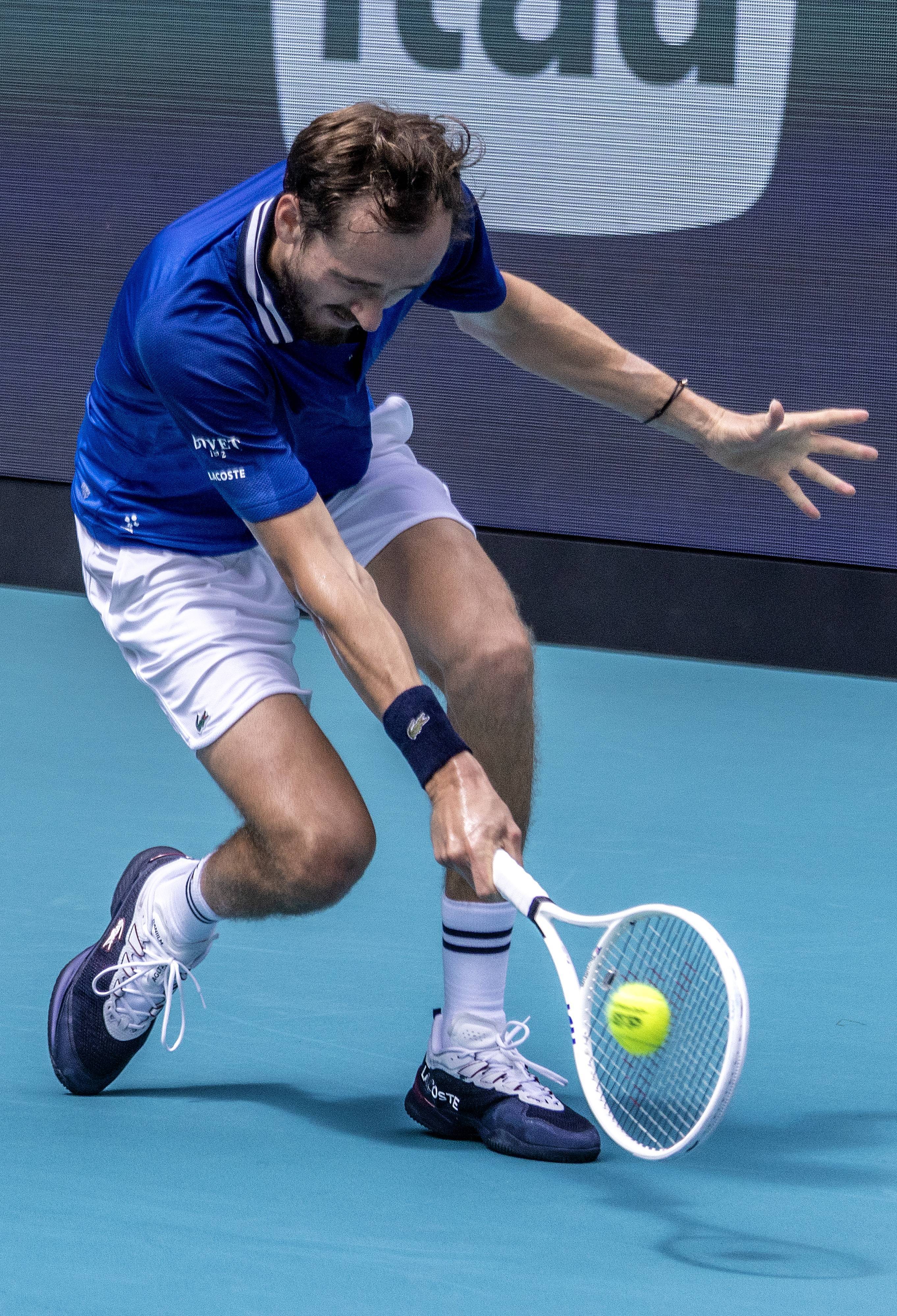 美国网球队轻取意大利网球队,梅德韦杰夫爆发神勇的简单介绍 美国网球队轻取意大利网球队,梅德韦杰夫爆发神勇的简单介绍