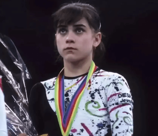 体操传奇谢幕,球迷泪洒赛场 体操传奇谢幕,球迷泪洒赛场