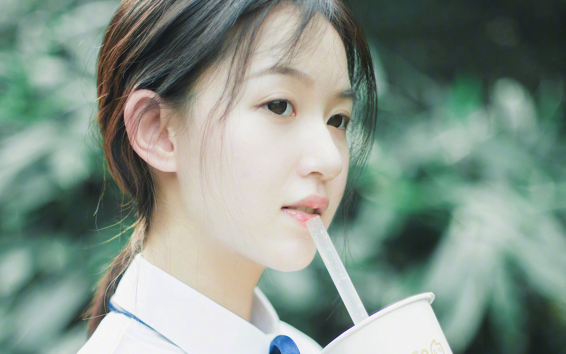 开云体育官网-季前赛对阵上海队,浓眉33分诠释超级巨星定义