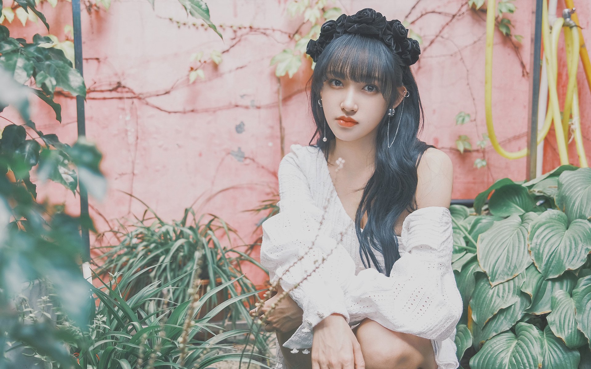 开云官网-东方群狼撕碎鹈鹕，西方独狼绝境起舞，硬仗背后的篮球哲学双城记